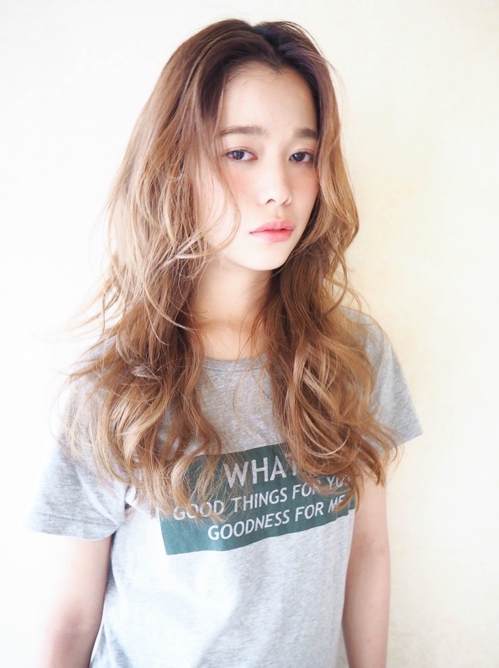 ニュアンスがお洒落で可愛いレイヤーロングスタイル ヘアスタイル Canaan Hair Salon 原宿 表参道 美容室