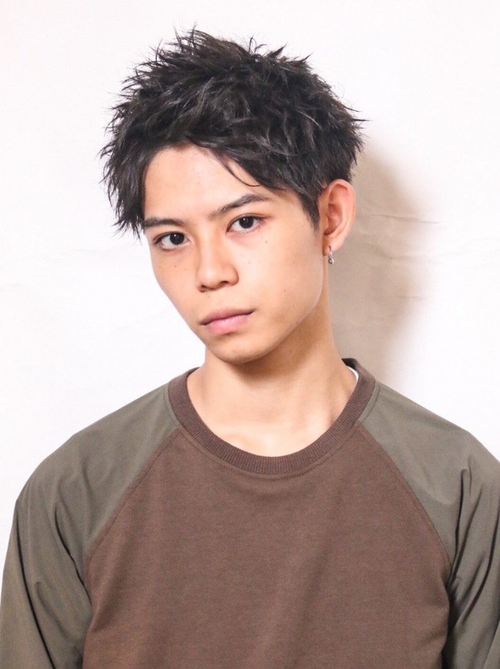 メンズ スパイキーサイドパートショート ヘアスタイル Canaan Hair Salon 原宿 表参道 美容室